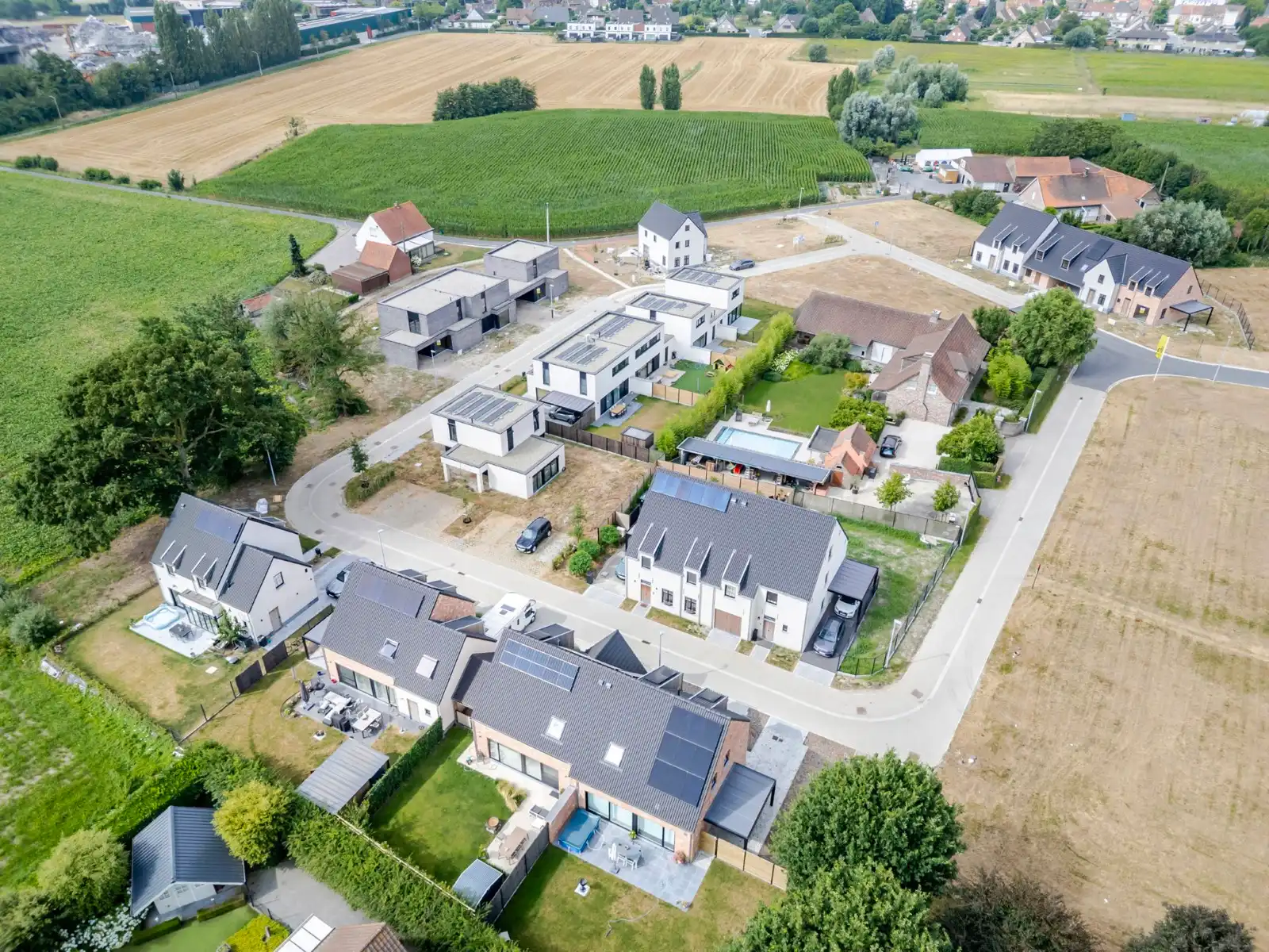 Moderne, gesloten woning in Deerlijk foto 2
