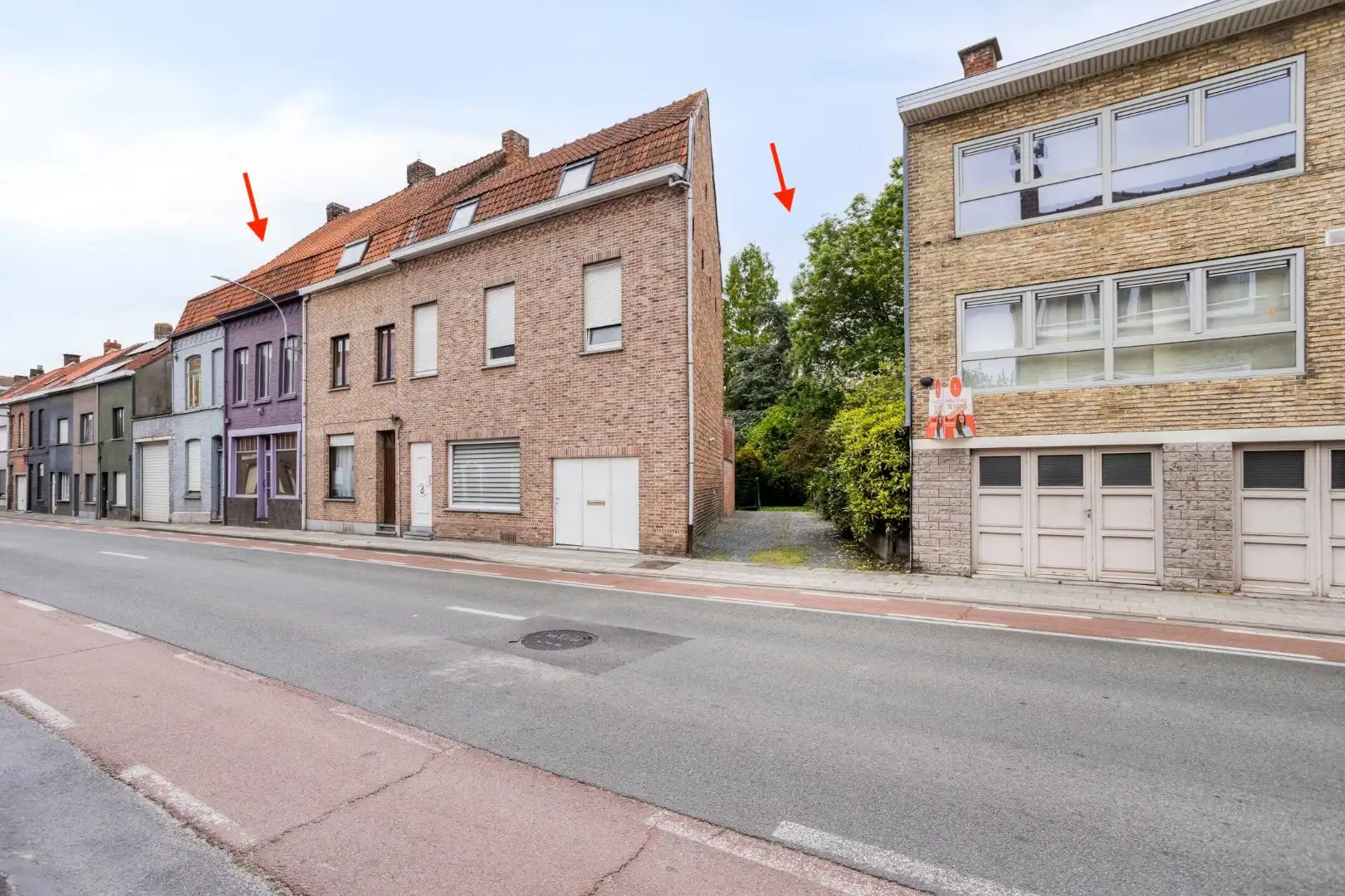 Hoofdfoto van de publicatie: Te renoveren woning met tuin en garage in het centrum van Menen!