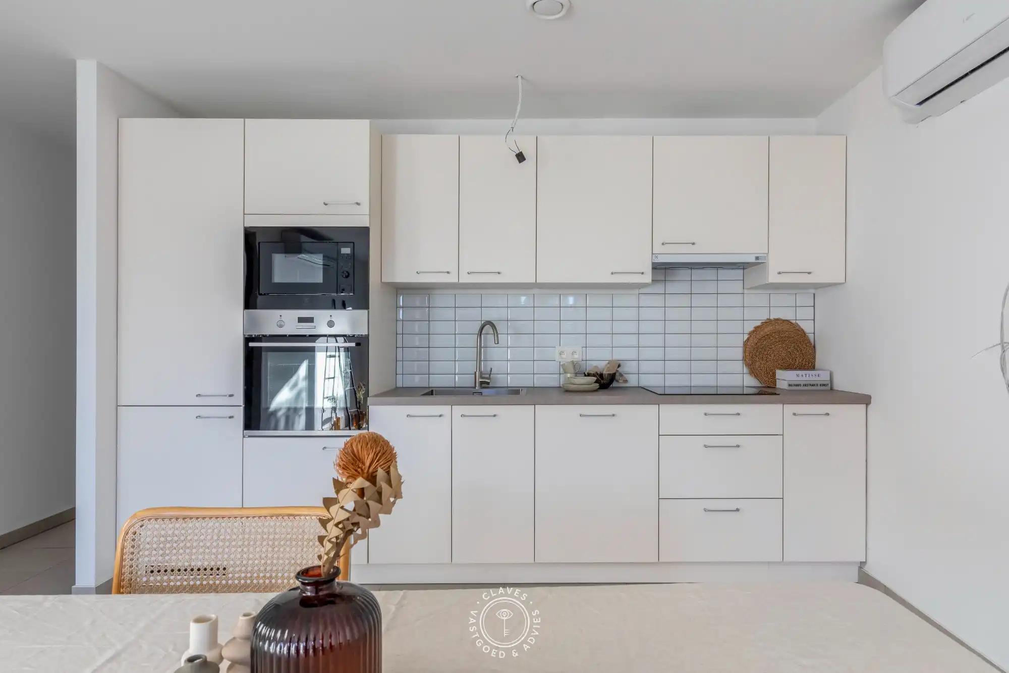 Ingrijpende energetische renovatie: gelijkvloers appartement met een zonnig terras aan 2% foto 3