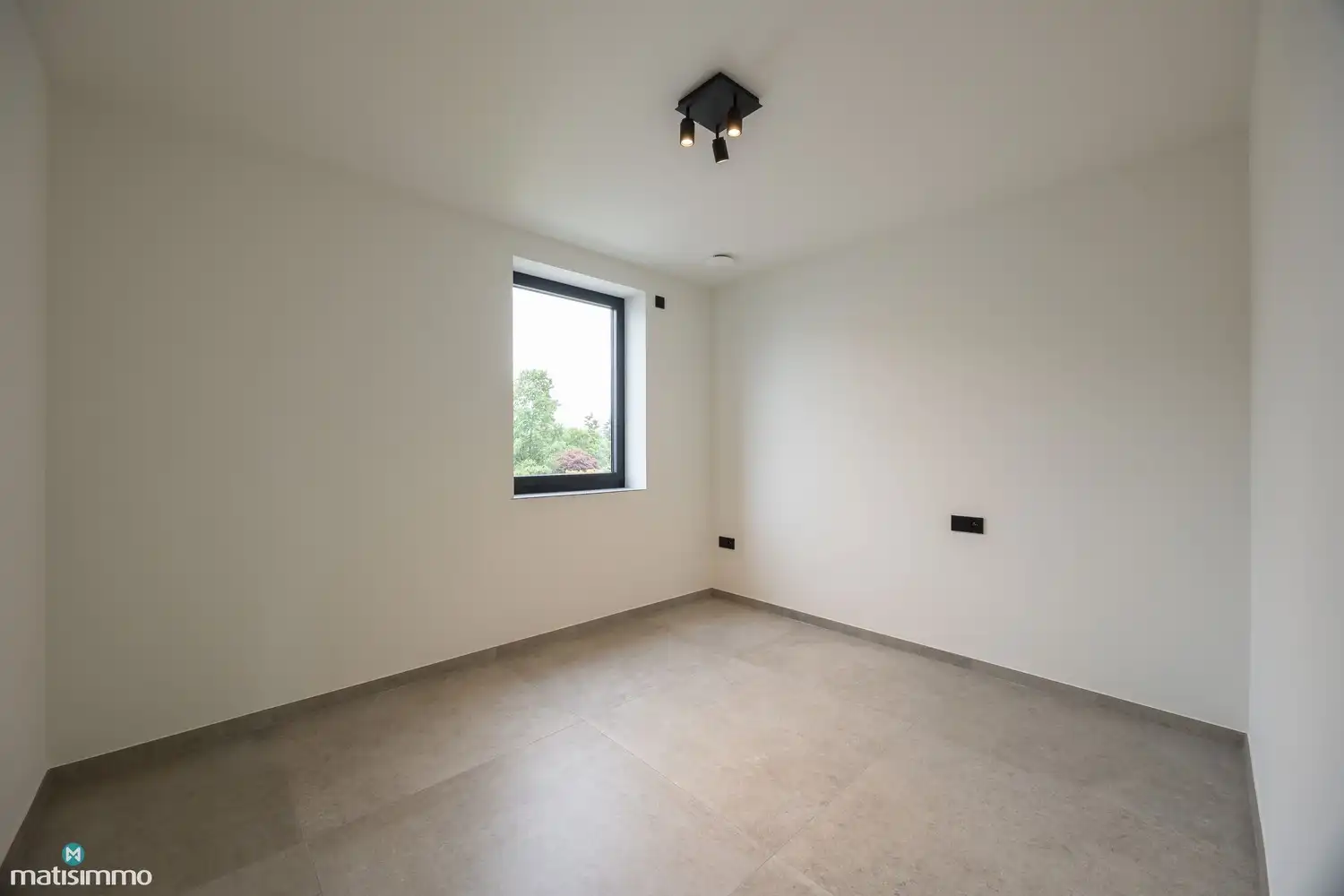 HOOGWAARDIG AFGEWERKTE NIEUWBOUWWONING MET DRIE SLAAPKAMERS EN TUIN (INCLUSIEF TUINONDERHOUD) TE RIEMST foto 17