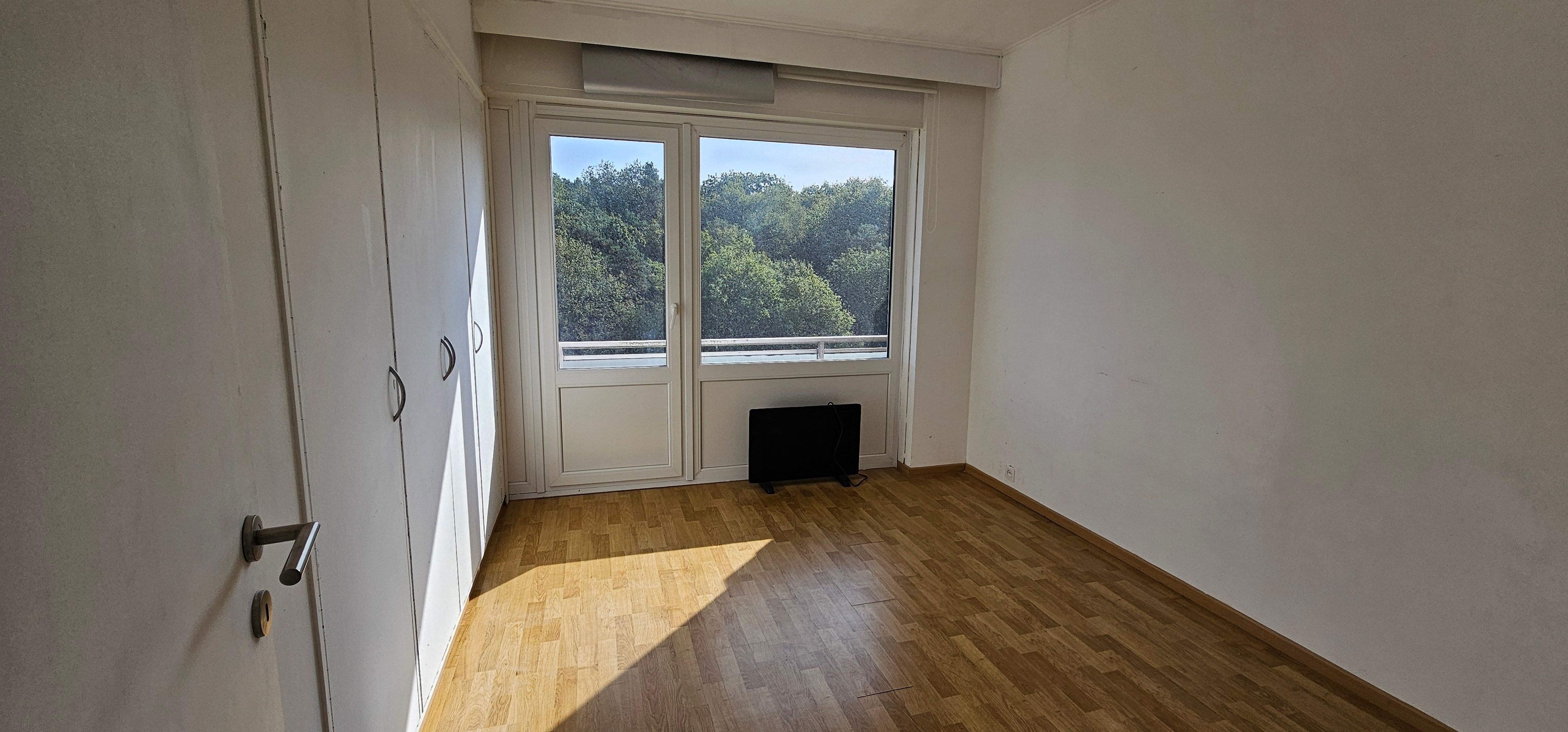 Appartement met 2 slaapkamers en kelderberging, op de derde verdieping van residentie Zonneweelde. foto 7