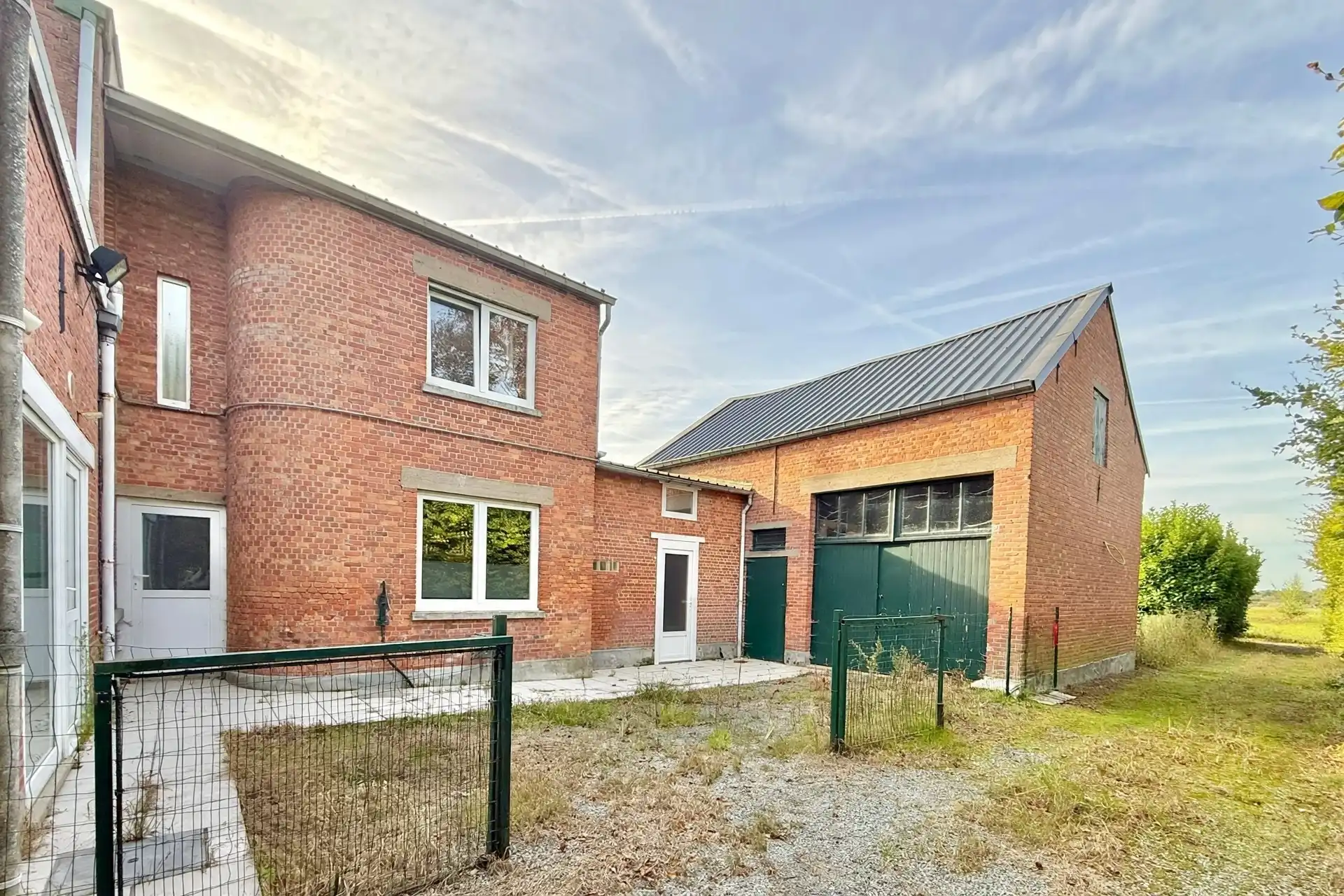 Ruime te renoveren HOB met grote tuin foto 10