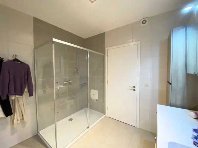 Zeer mooi appartement met 2 autostaanplaatsen in centrum van Houthalen foto 5