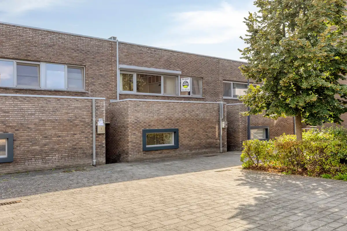 INSTAPKLARE ENERGIEZUINIGE GEZINSWONING MET 3 SLK IN CENTRUM HOESELT. foto {{pictureIndex}}