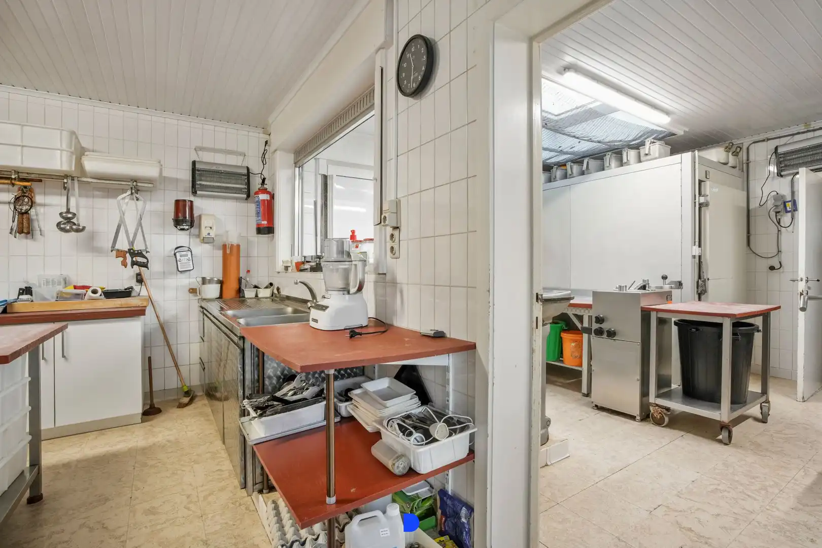 Handelspand met woonst op commerciële ligging. foto 14