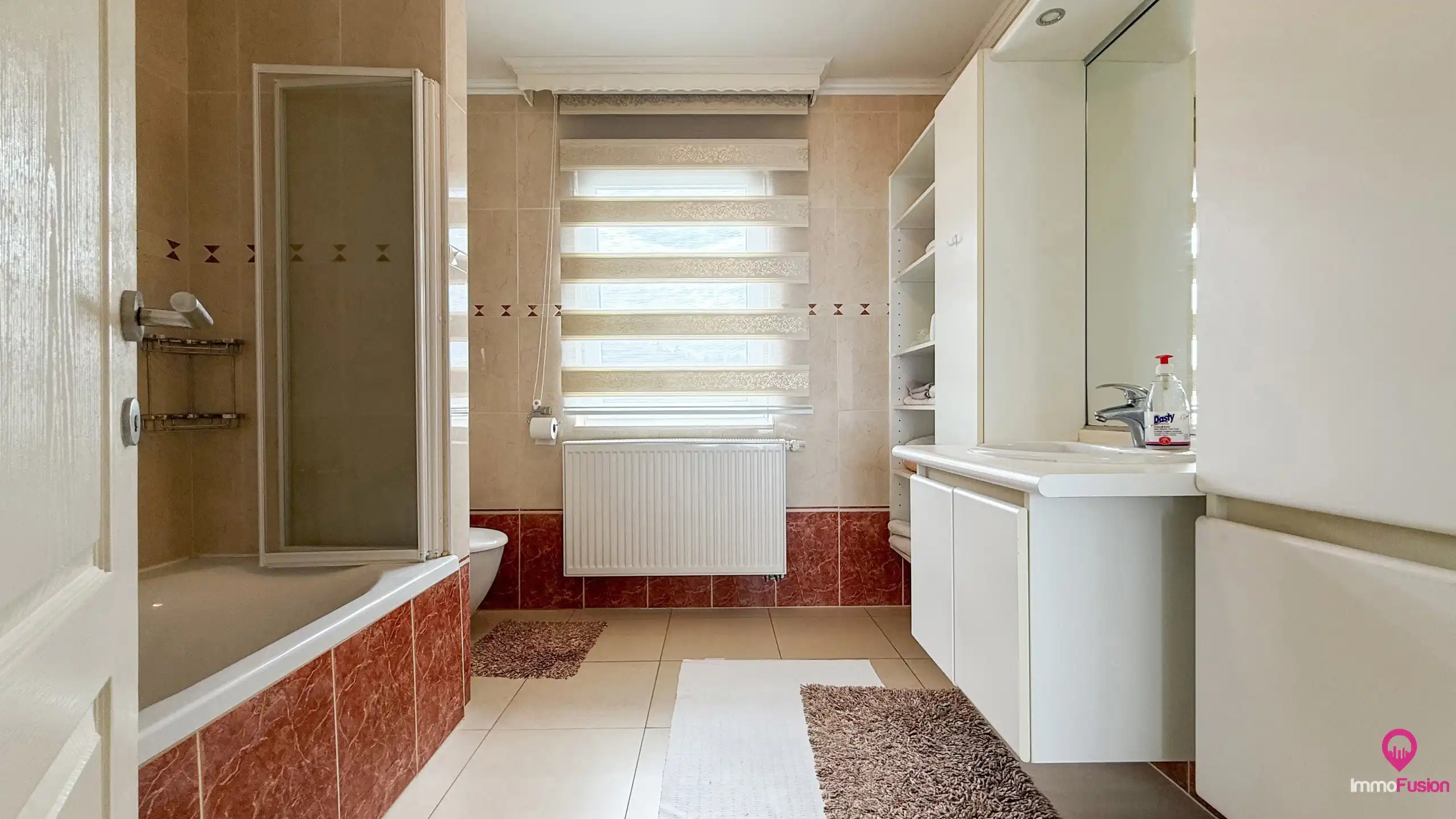 Ruime woning van 285m² met 5 slpks en apart bureel ruimte!  foto 25