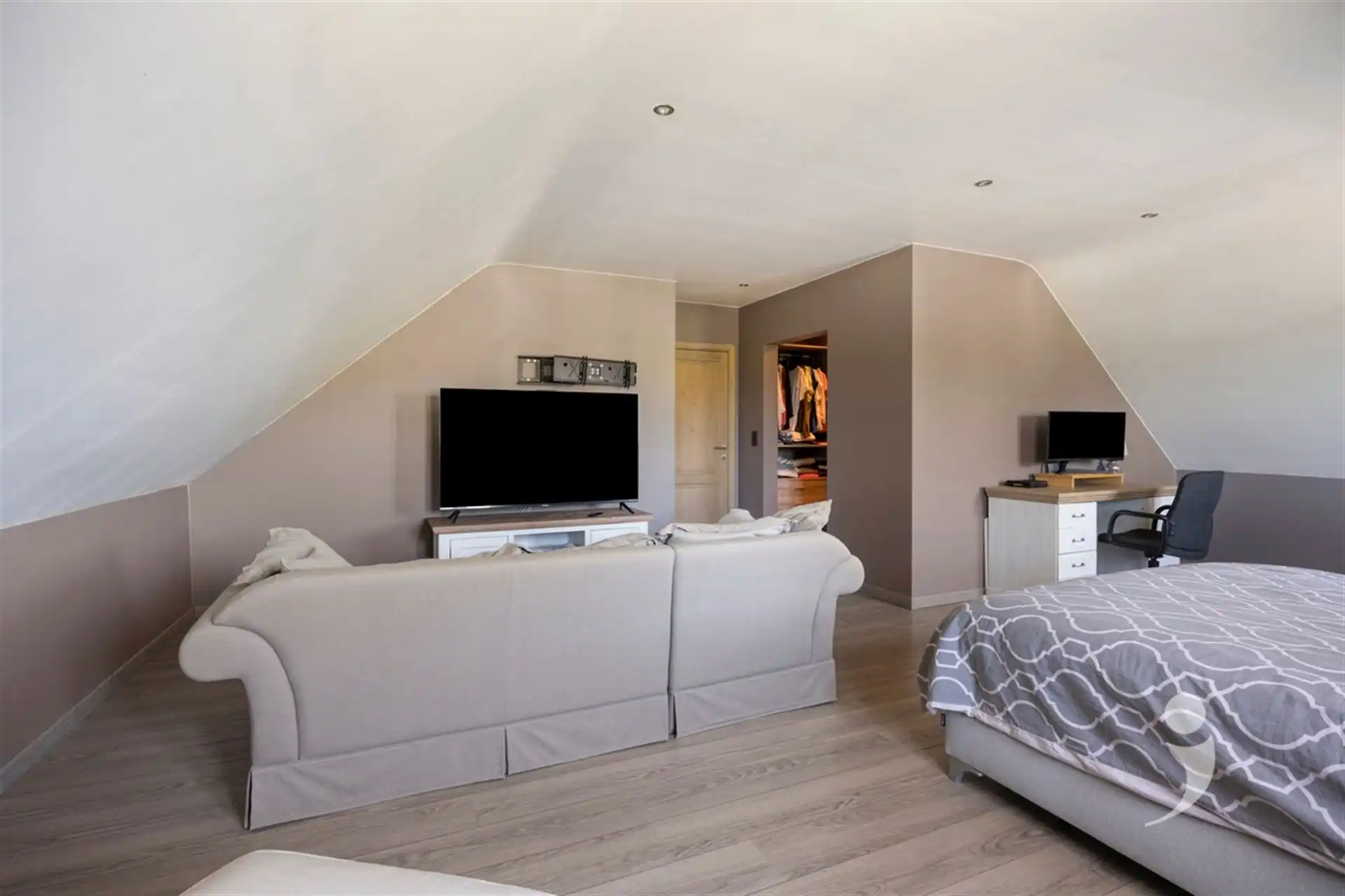 Prachtige villa met hoogwaardige afwerking foto 29