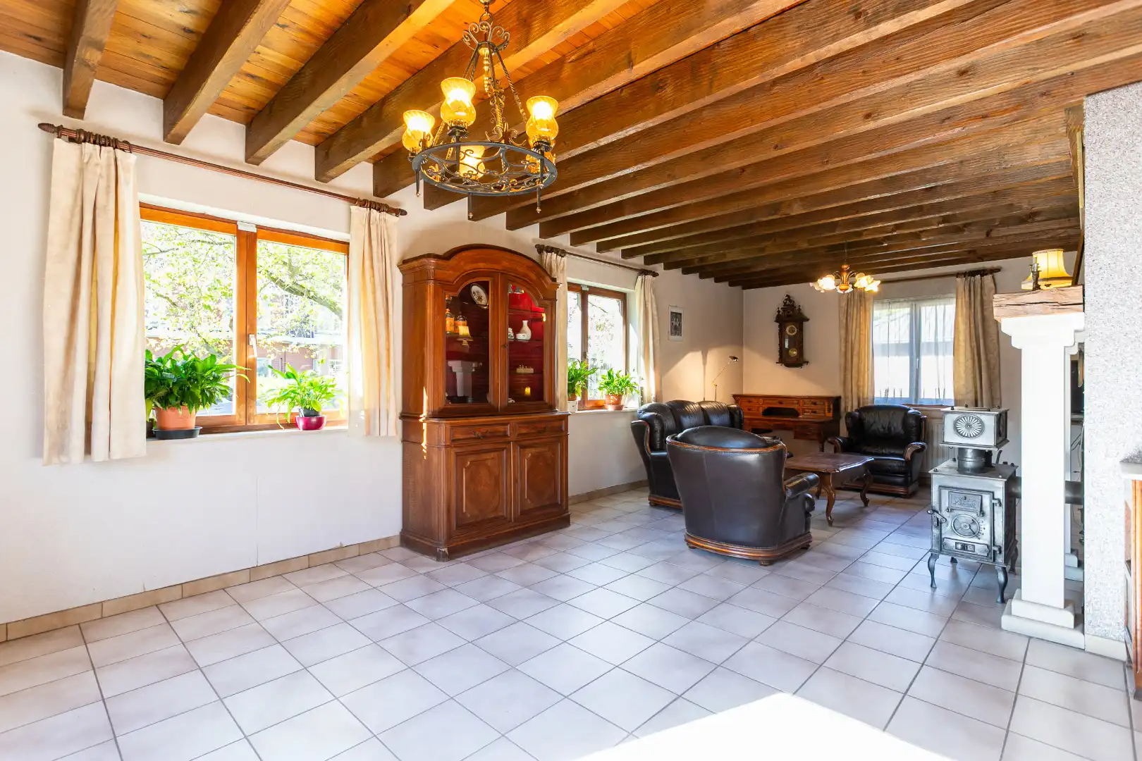Charmante villa met 3 slpk te Halle foto 6