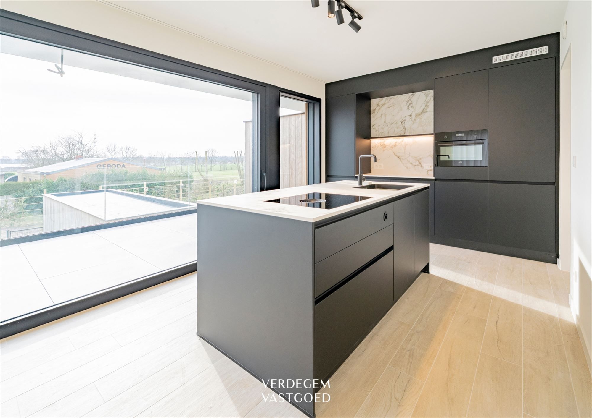 Wonen in comfort en klasse: energiezuinige duplex met 4 slaapkamers en garage foto 4