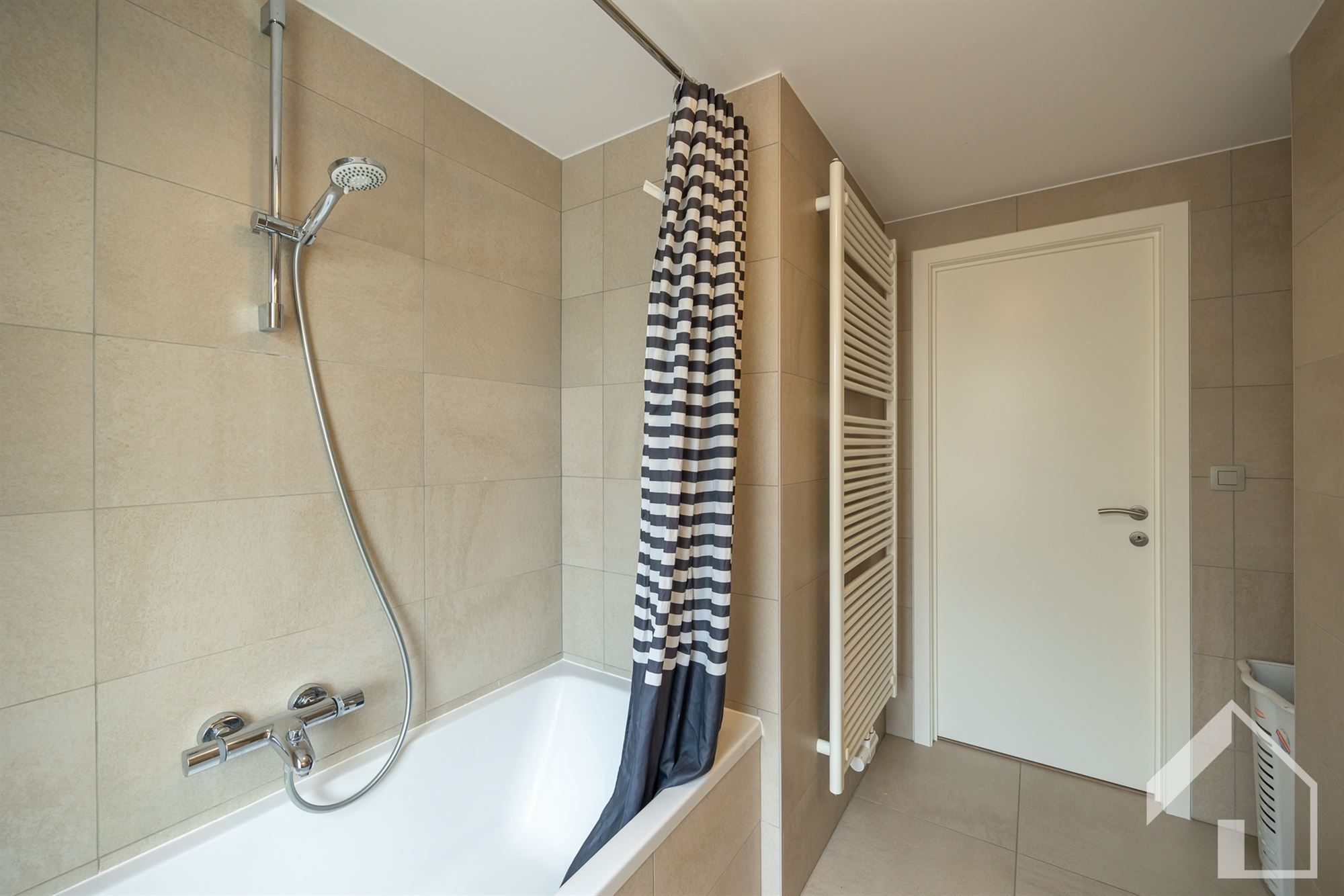 Recent, volledig gerenoveerde woning  foto 13