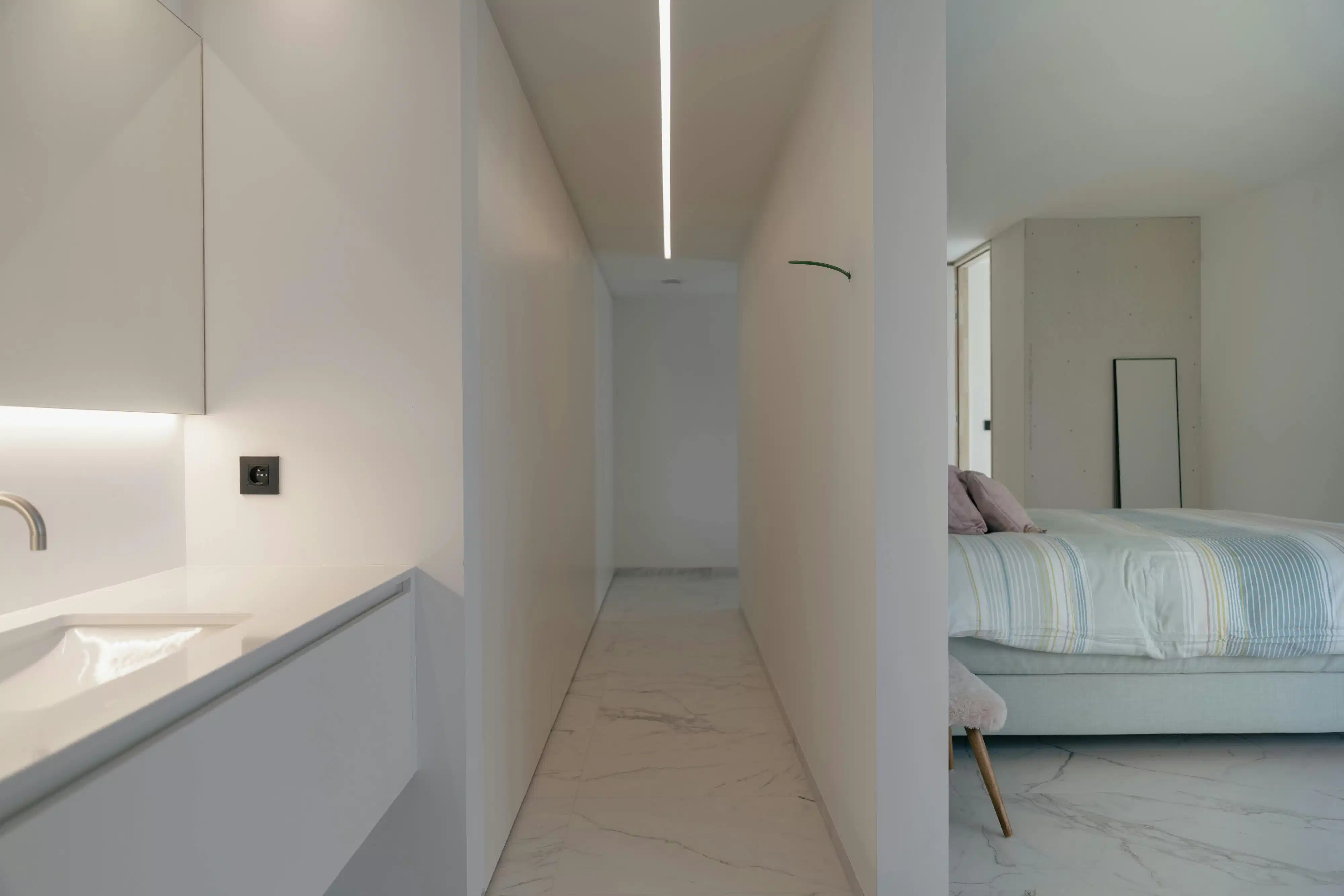 Hypermoderne strakke villa met zwembad in Gits foto 24