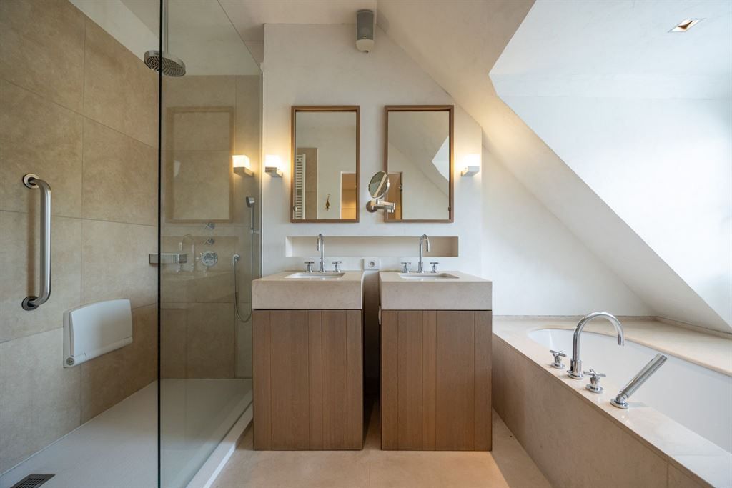 Uizonderlijk dakappartement in centrum 's-Gravenwezel foto 12