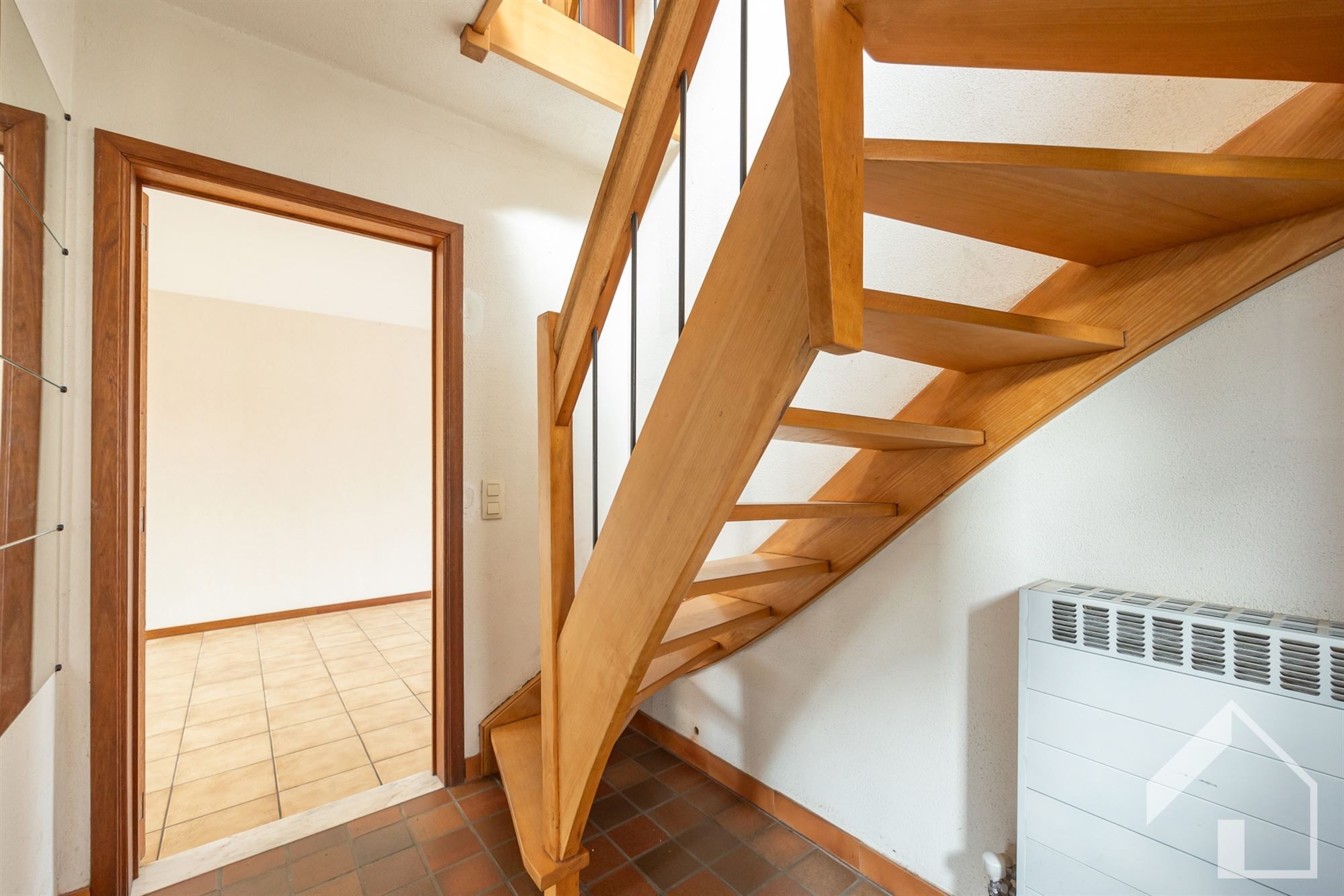 Deels te renoveren woning foto 10