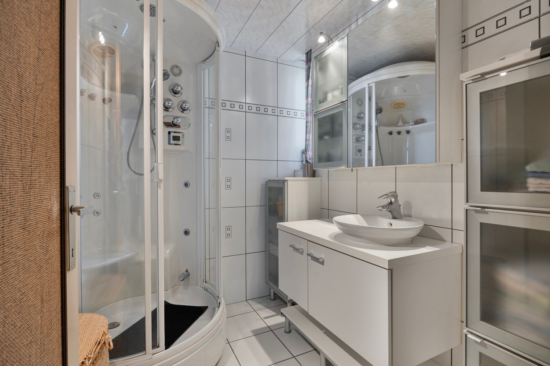 Karaktervolle woning in Houthalen-Oost met enorm potentieel! foto 27