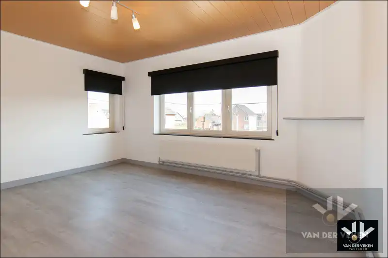 VOLLEDIG GERENOVEERDE, INSTAPKLARE GEZINSWONING foto 14