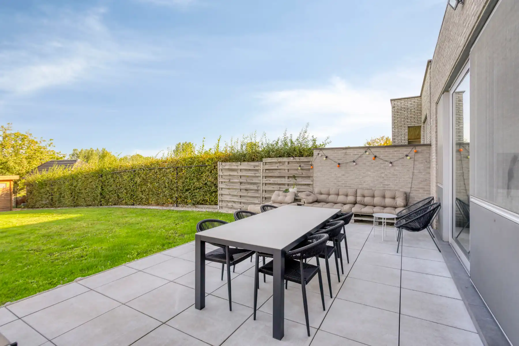 Recente 3-gevelwoning op topligging foto 24
