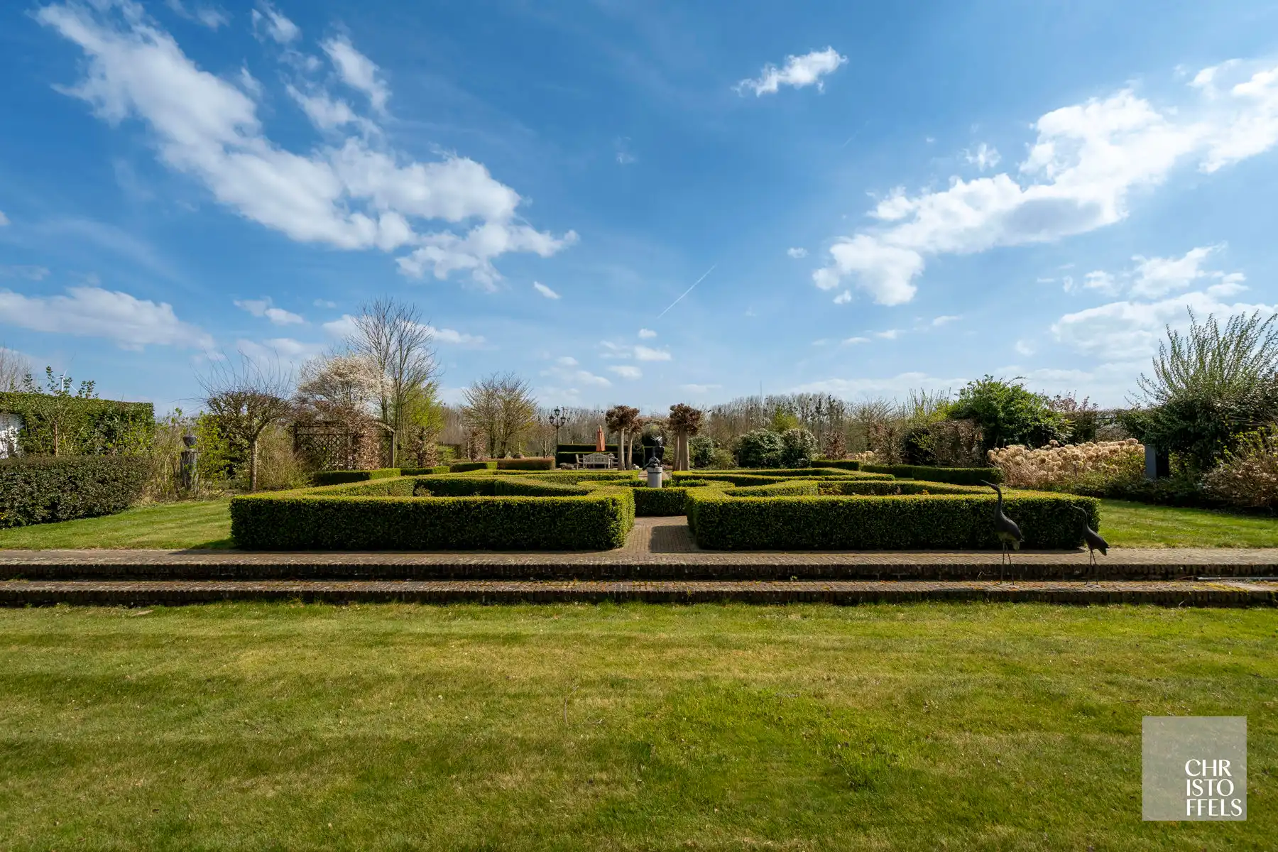 Riante vrijstaande woning mét vrij zicht op een perceel van 3679m²! foto 3