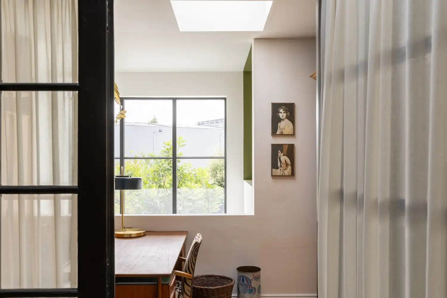 Buitengewoon royaal herenhuis centrum Gent met verwarmd buitenzwembad. foto 11