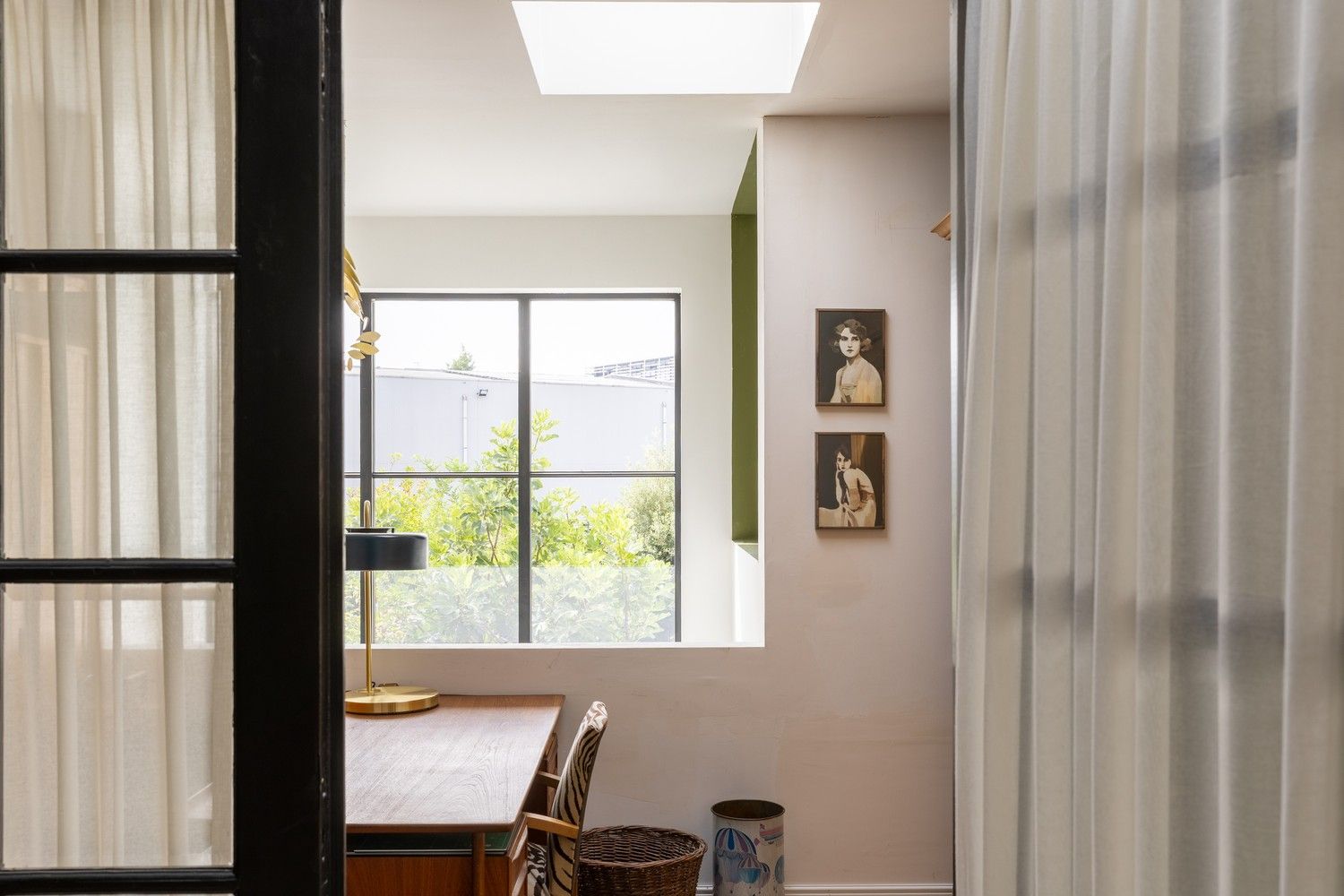 Buitengewoon royaal herenhuis centrum Gent met verwarmd buitenzwembad. foto 11