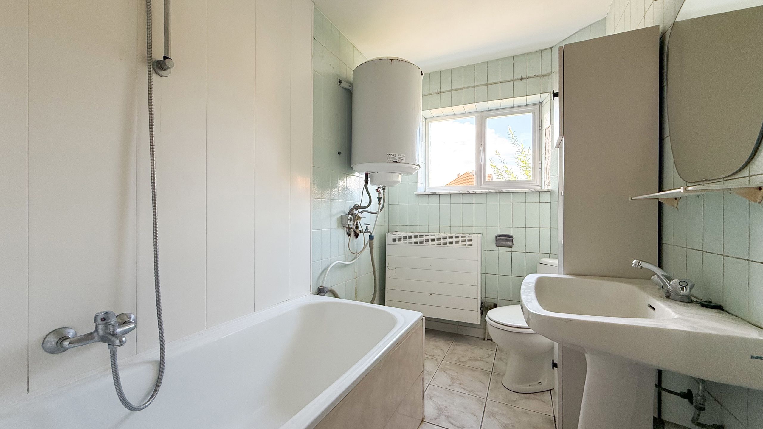 Ruim app. op wandelafstand van het centrum in Houthalen! foto 14