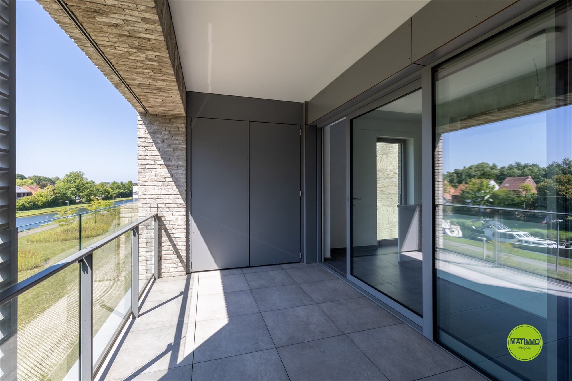 Ruim en energiezuinig appartement met zicht op het kanaal foto 4