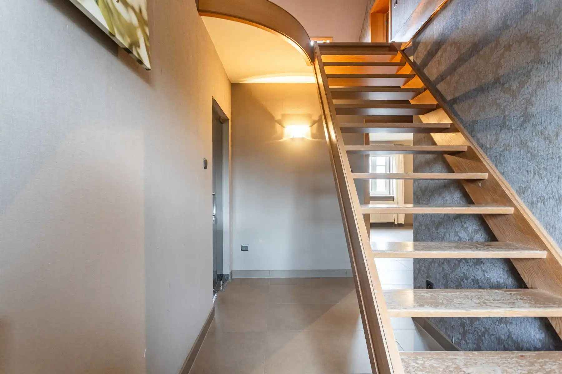 Polyvalente woning met tuin:  momenteel 2 appartementen garage en groot magazijn! foto 20