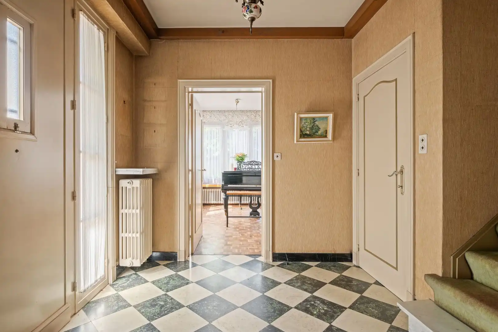 Robuuste halfopen te renoveren woning van de gekende Kortrijkse architect Poly Scherpereel met 3 volwaardige verdiepingen en verrassend ruimtes foto 5
