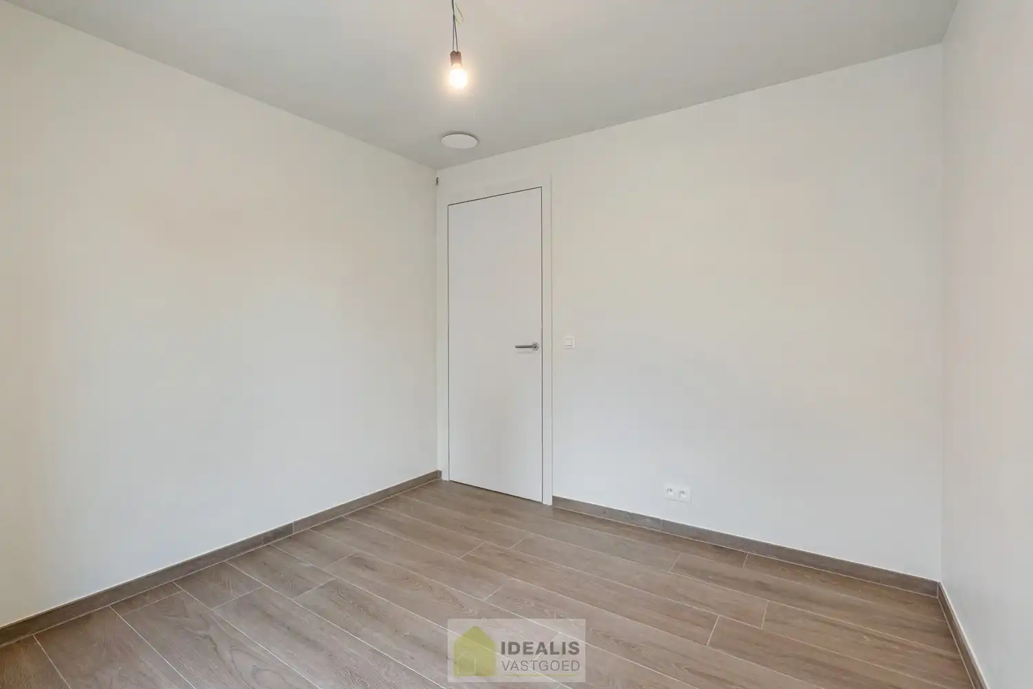 Schitterend volledig vernieuwde woning met 3 ruime slaapkamers foto 27