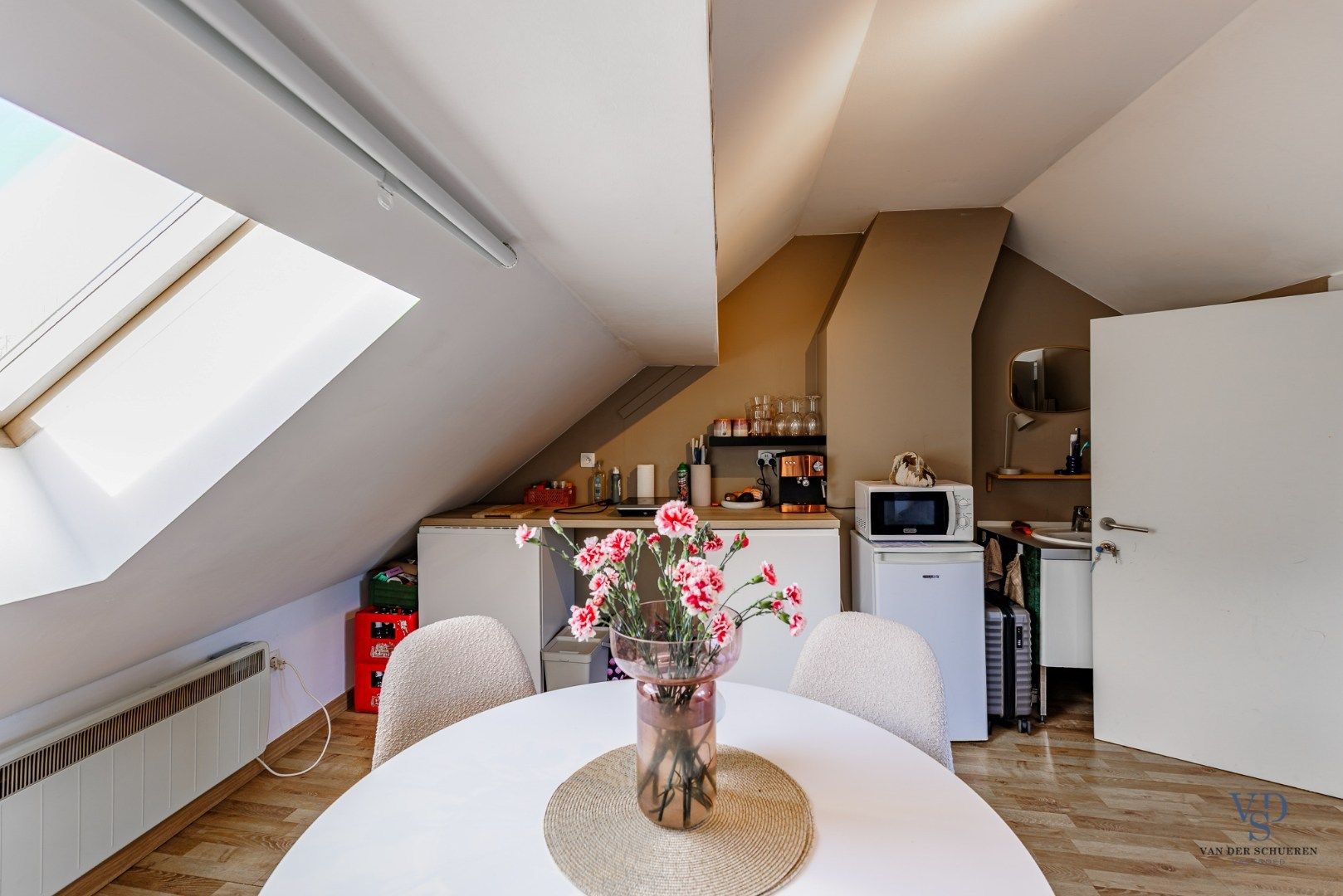 Herenhuis met 7 vergunde studentenkamers. foto 30