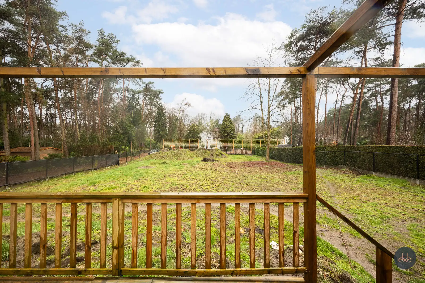 Gezinswoning met renovatiepotentieel op knap perceel foto 27