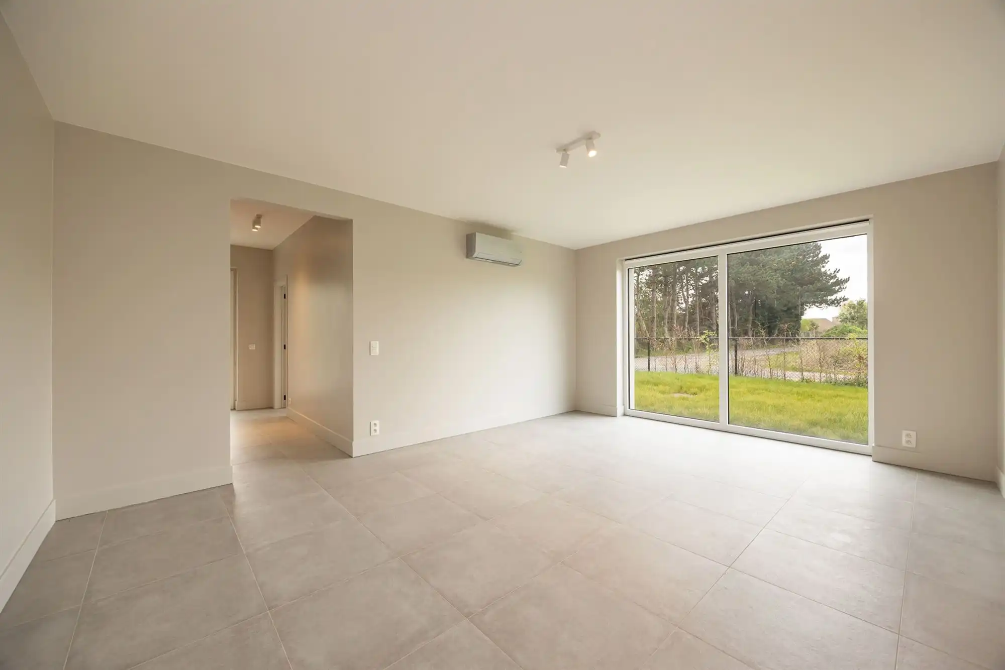 Energiezuinige open bebouwing met landelijk zicht foto 4