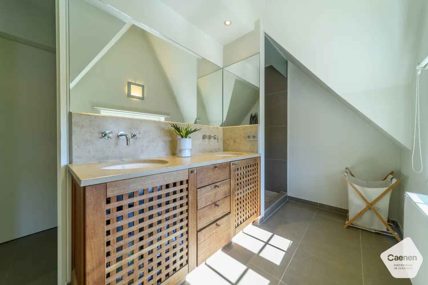 Exclusieve villa in het gegeerde Dumontwijk – luxe, rust en comfort op wandelafstand van zee foto 11