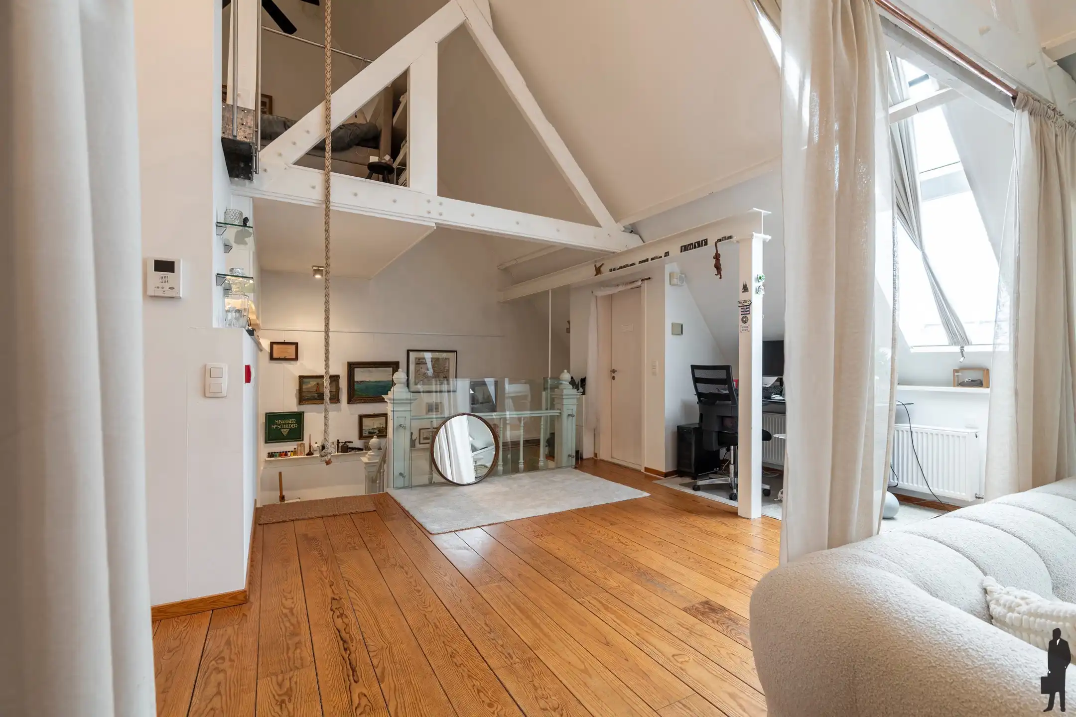 Unieke loft met mezzanine en terras in voormalige Rijkswachtkazerne in&nbsp;Hoogstraten foto 5