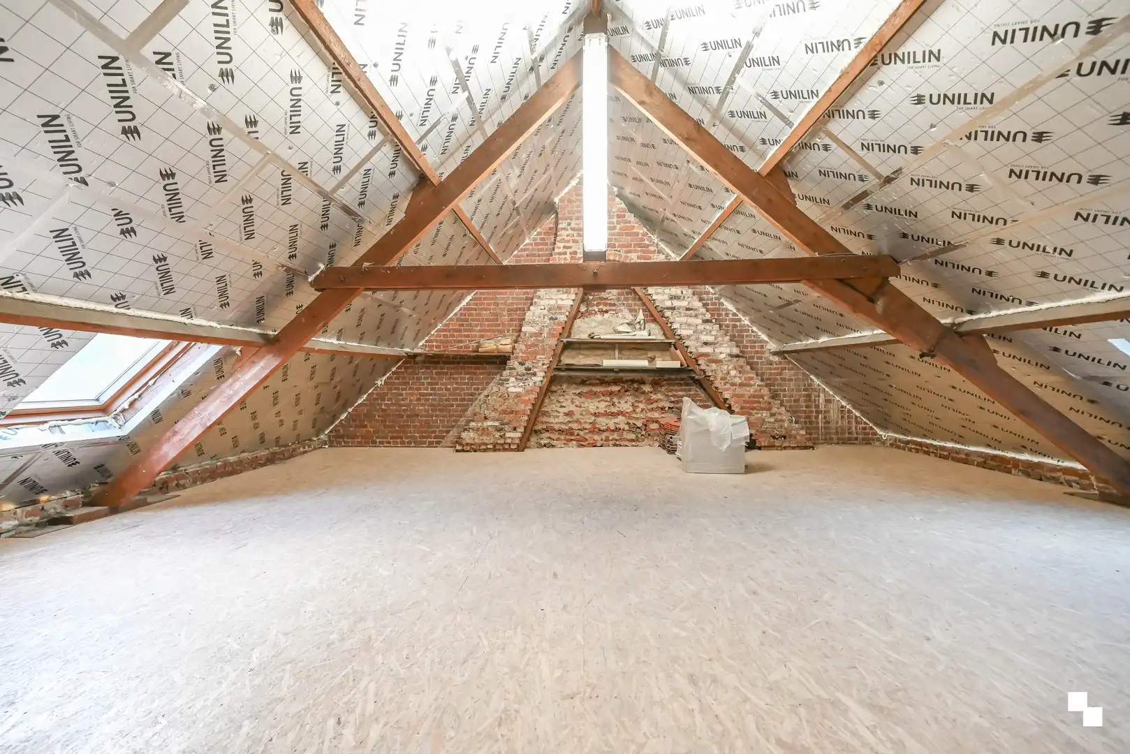 Gerenoveerde woning nabij centrum Izegem foto 20