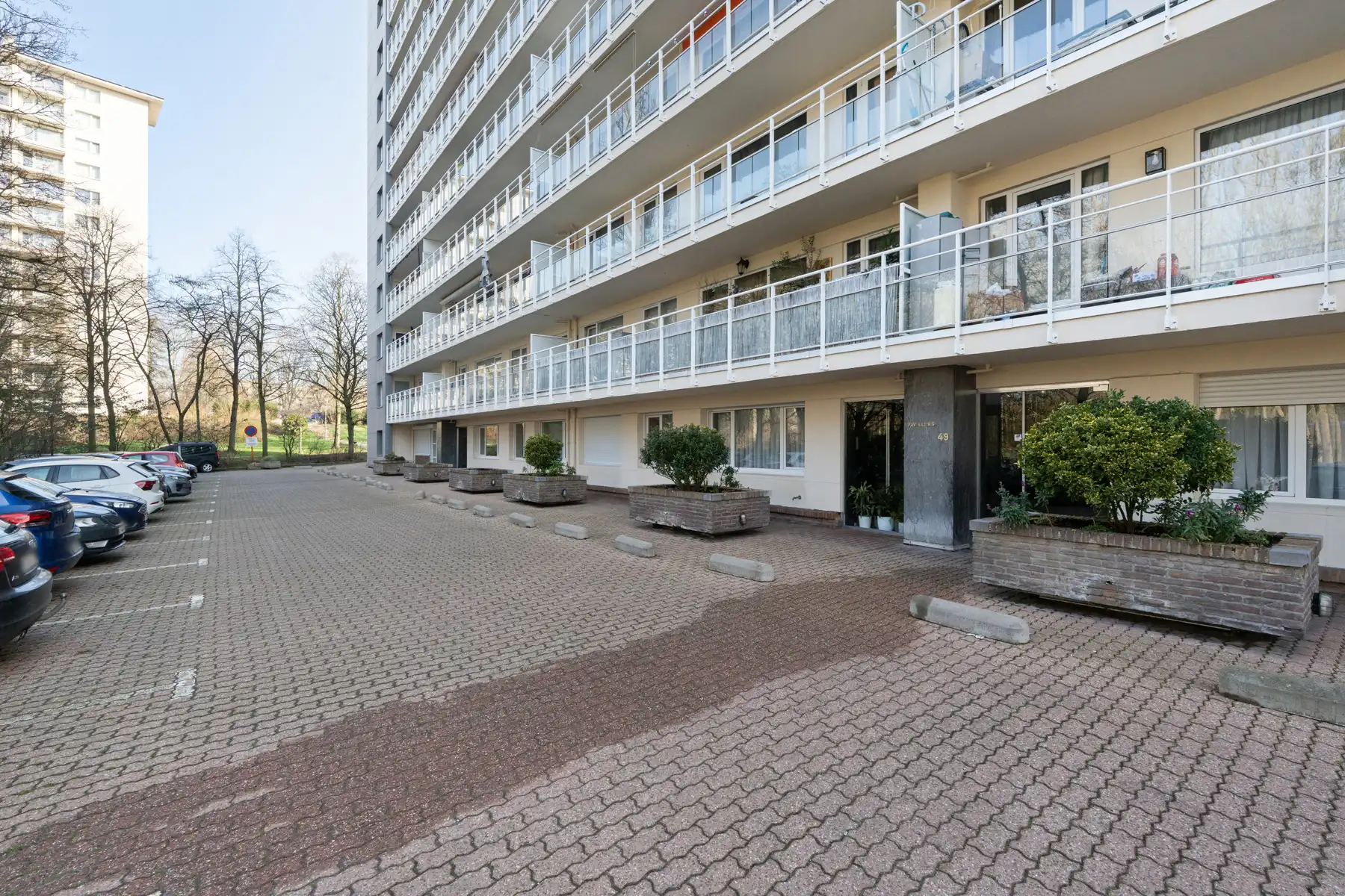 Sky-high Living in Anderlecht: Modern 2-Slpk Appartement met Fenomenaal Uitzicht foto 24