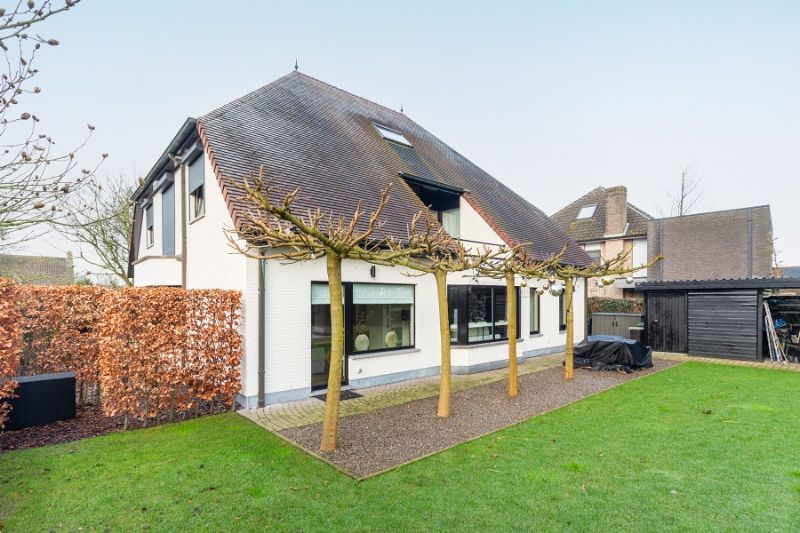 Prachtige villa in doodlopende straat in Essen Centrum foto 2