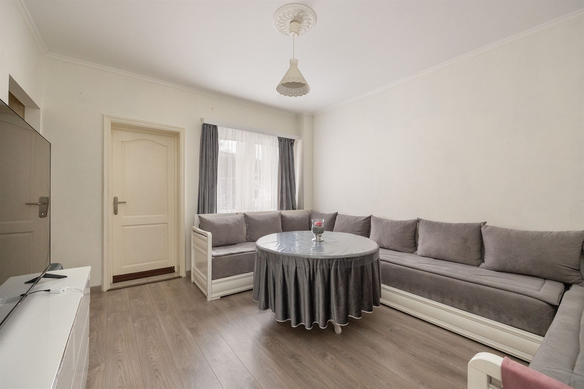 Gezinswoning met vier slaapkamers en tuin foto 2