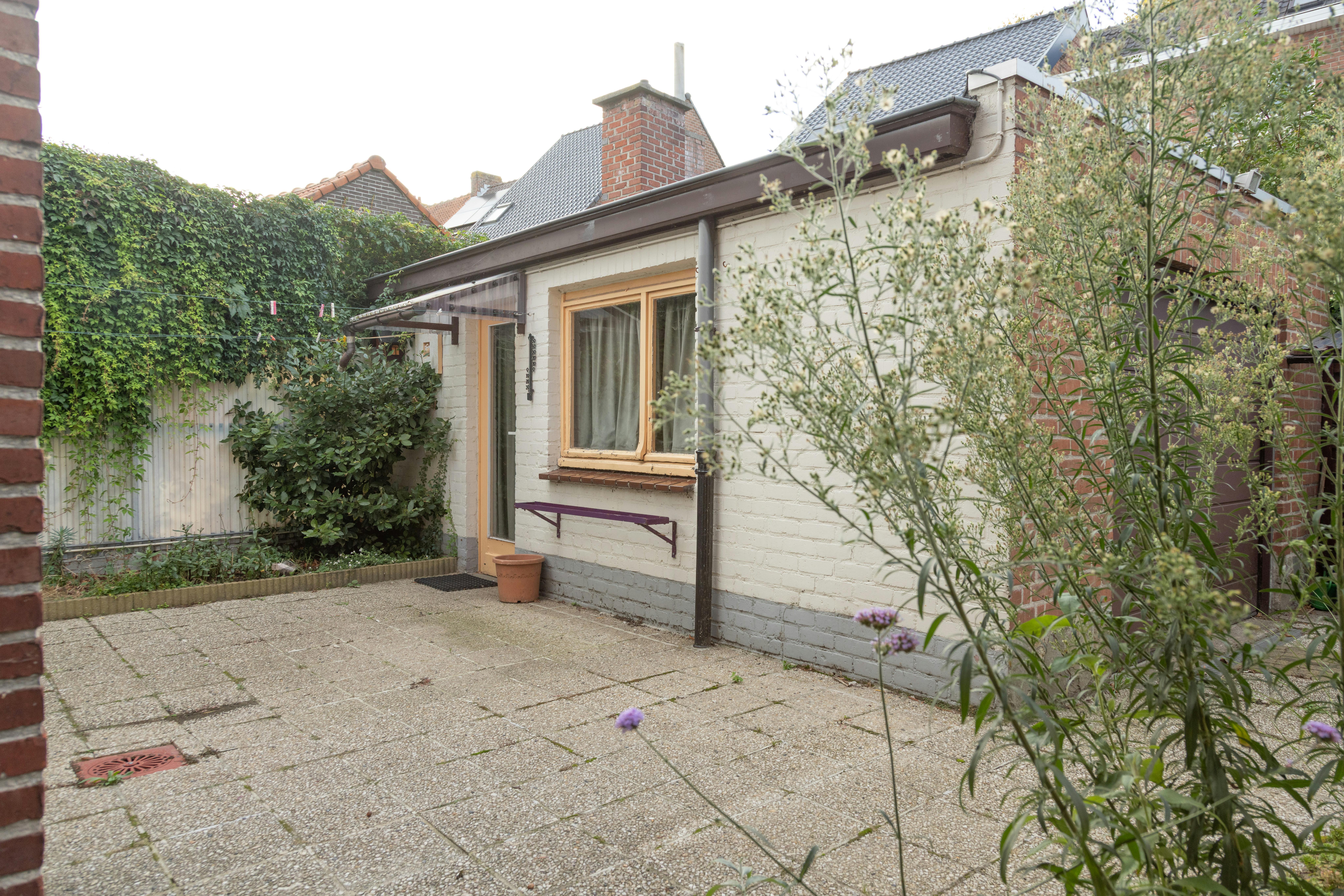 Halfopen huis met veel potentieel te Mariakerke foto 11