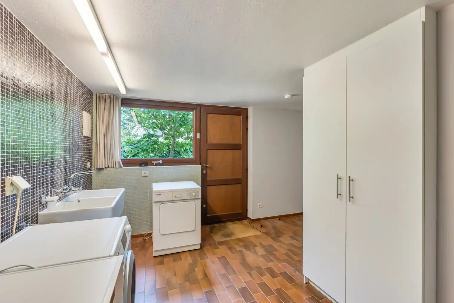 Ruime, te moderniseren villa met 5 slaapkamers en atelier op een perceel van 25 are 57 ca in het groen te (hoog) Linden ! foto 13