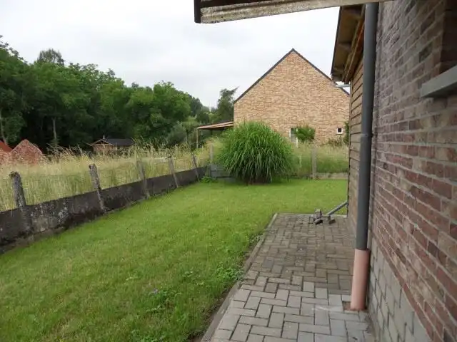Rustig gelegen BUNGALOW, 2 slaapkamers / bureel, garage en tuin op 4 are 66 ca foto 25
