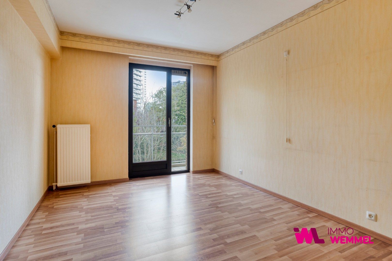 Rustig gelegen appartement met 2 terrassen, 2 slaapkamers, lift en kelder. Goed onderhouden gebouw, te renoveren naar eigen smaak. Optionele garage (€ 30.000).  foto 9