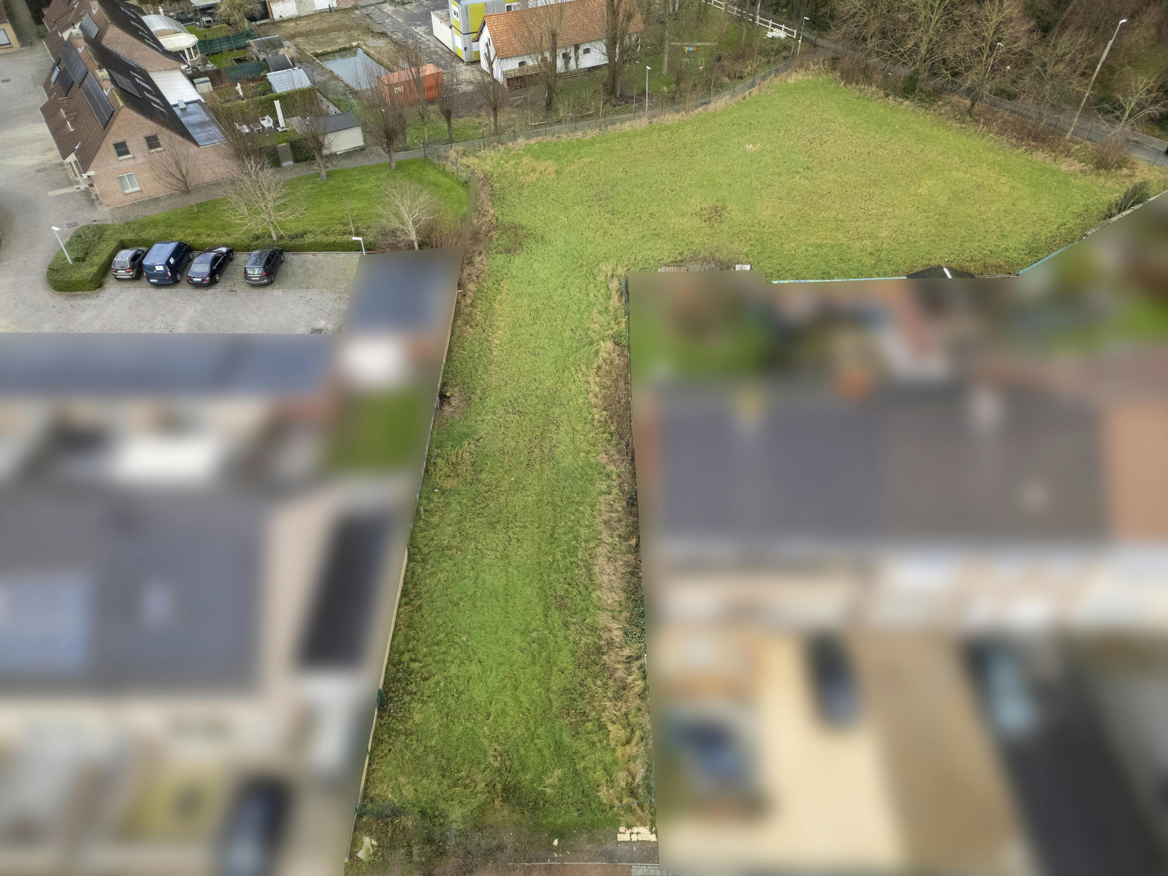 Bouwgrond (2.319 m²) te koop op een centrale locatie te Gullegem foto 2