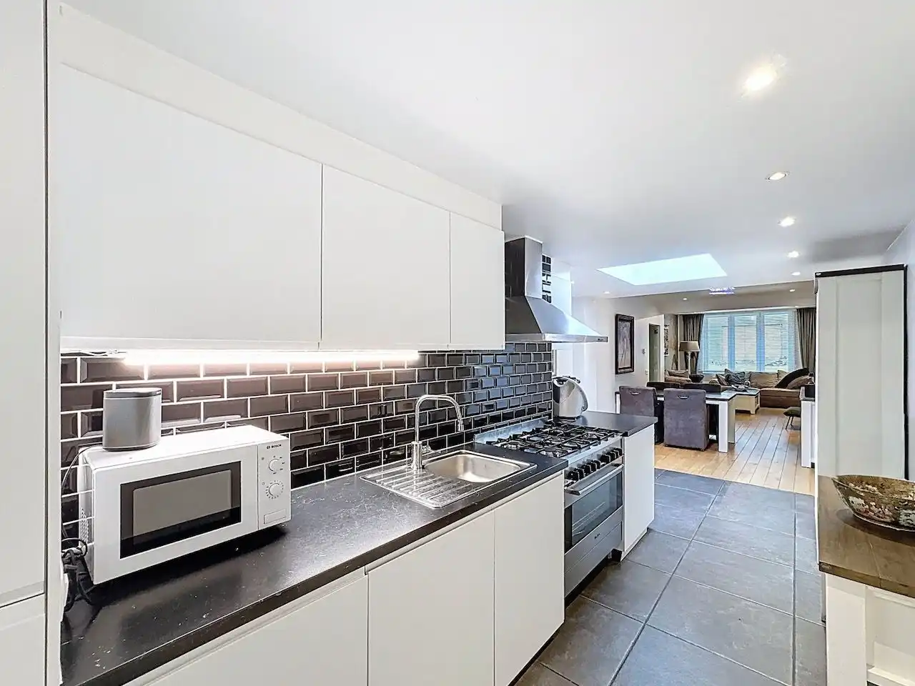 Comfortabel wonen in een gerenoveerde rijwoning met karakter foto 11