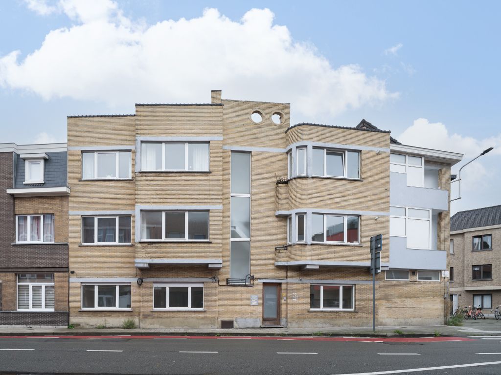 Gerenoveerd en instapklaar 1-slpk appartement op fietsafstand van de Gentse binnenstad. foto {{pictureIndex}}