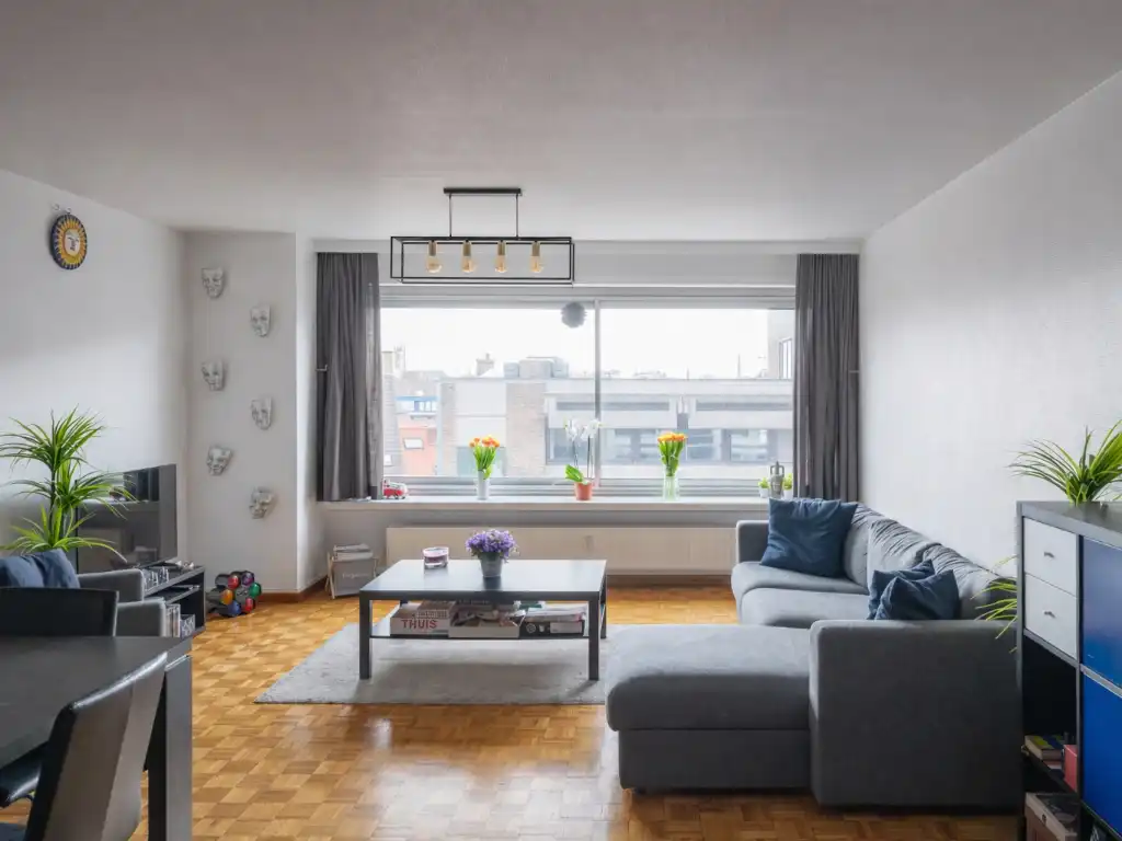 Ruim appartement met 2 slaapkamers en een zonnig terras, gelegen vlakbij het centrum van Gent. foto 4