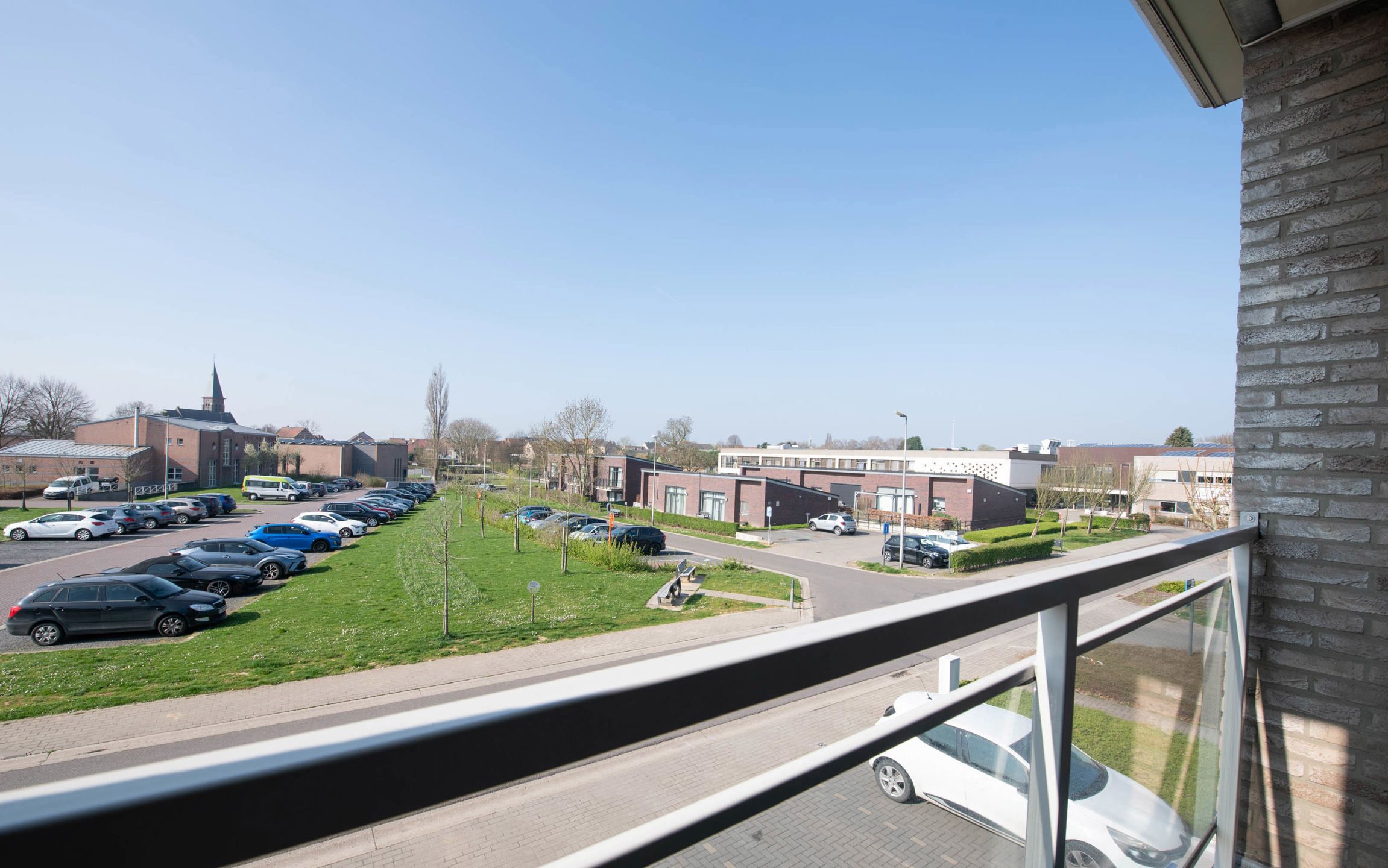 Serviceflat met autostandplaats & kelderberging foto 11