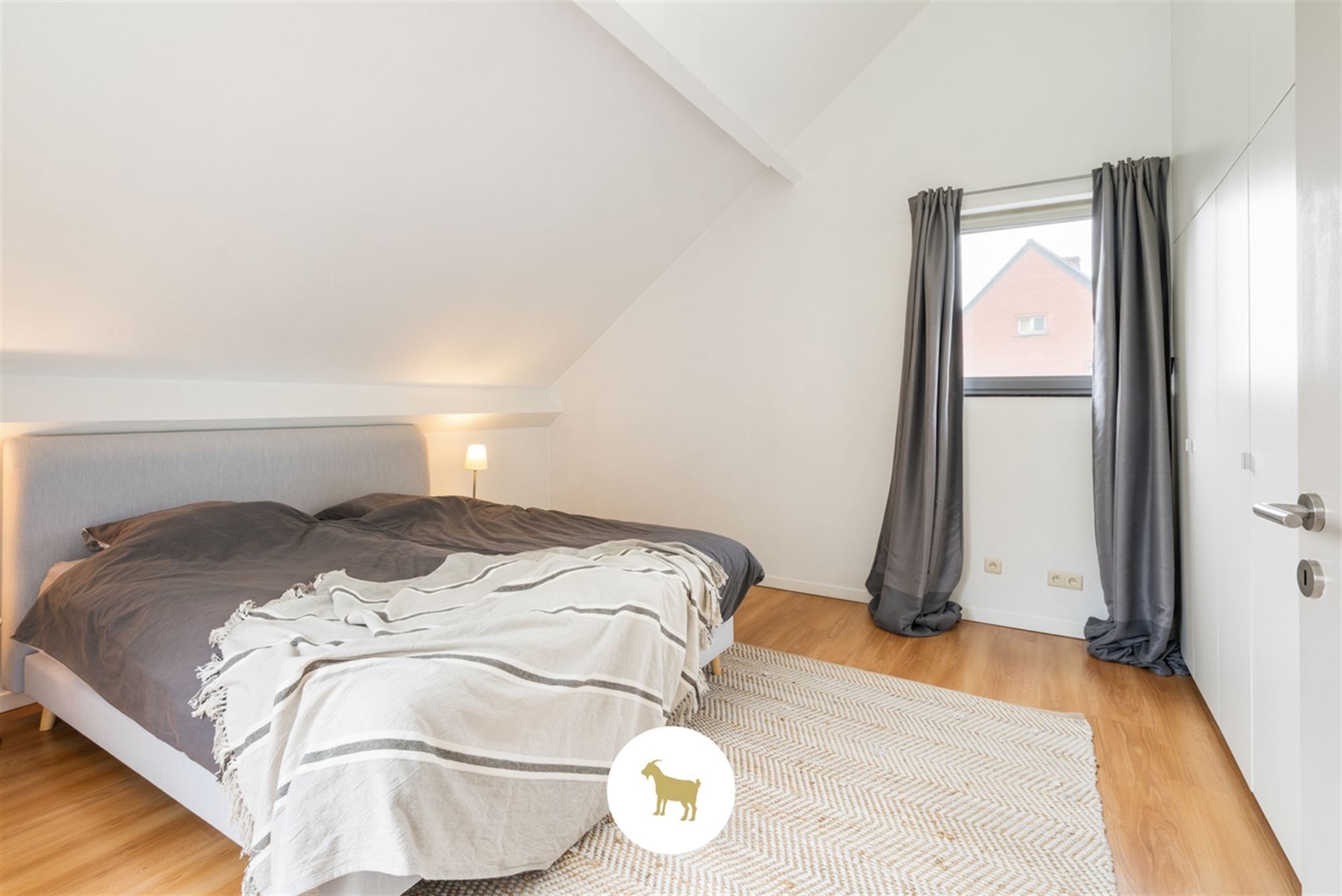 Instapklare lichtrijke OPEN BEBOUWING met 3 (mogelijkheid tot 4) SLAAPKAMERS, stijlvol overdekt TERRAS en gezellige (BINNEN)TUIN op een PERCEEL van ca. 435 m² foto 16
