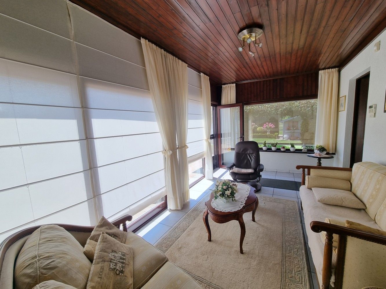 Uitstekend gelegen woonhuis op een prachtig perceel van 15a foto 14