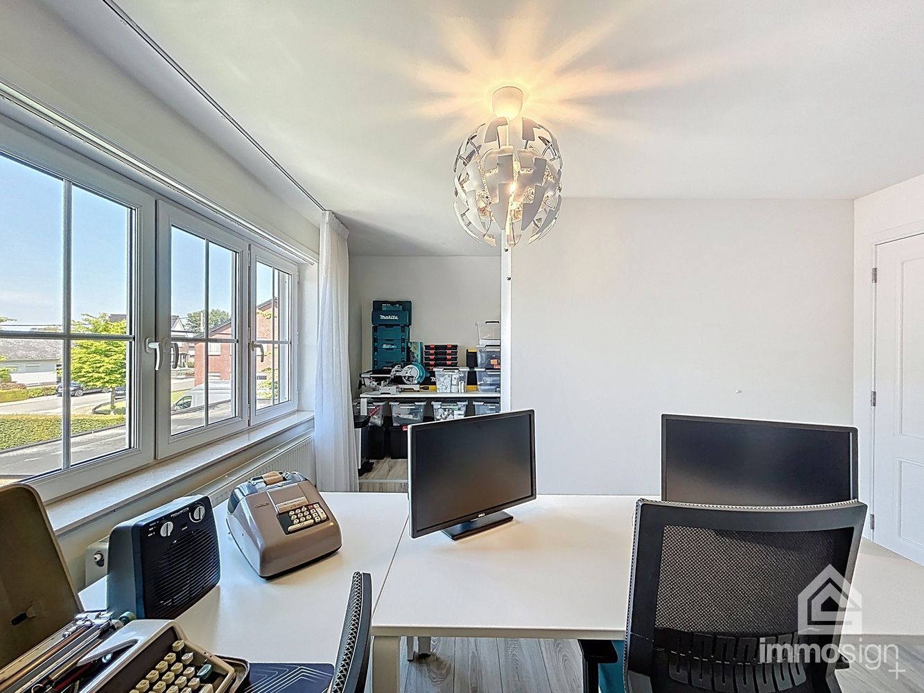 Instapklare gezinswoning met 3 slaapkamers, 2 badkamers, vrijstaande garage en prachtige tuinkamer foto 38