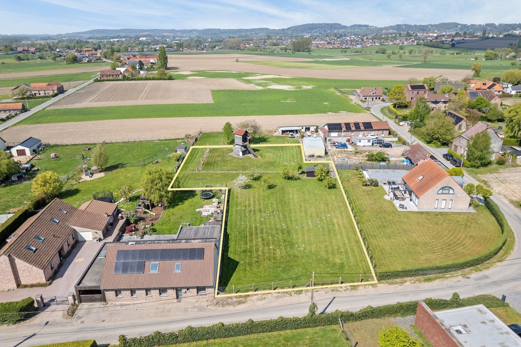 Unieke bouwgrond met vergezichten – Saint-Sauveur foto {{pictureIndex}}